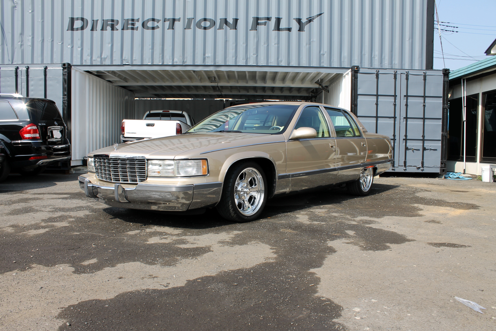 Direction Fly Inventory 【 1996 CADILLAC FLEETWOOD BROUGHAM 